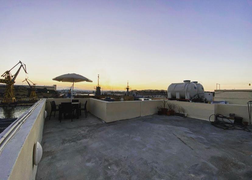 Malta Suites Senglea Bagian luar foto